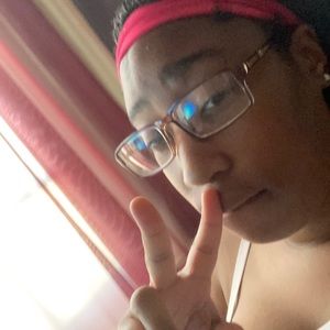 Meet your Posher, Samia